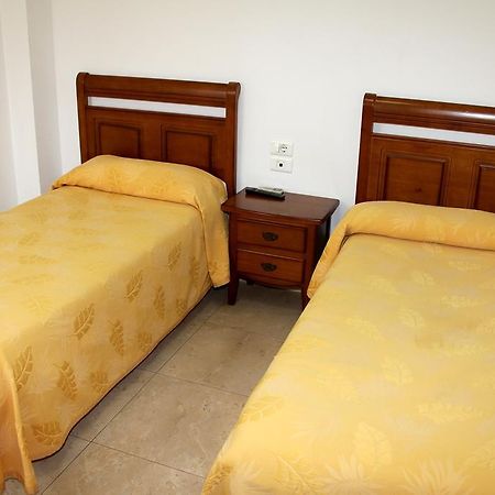 Hostal Restaurante La Masia Vila-real Ngoại thất bức ảnh
