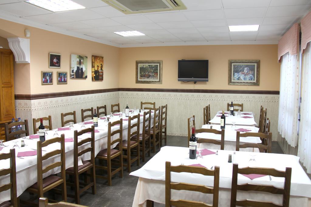 Hostal Restaurante La Masia Vila-real Ngoại thất bức ảnh