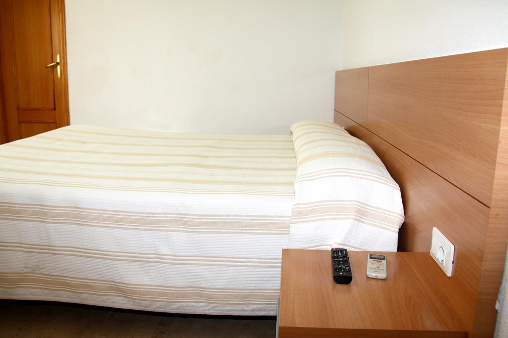 Hostal Restaurante La Masia Vila-real Ngoại thất bức ảnh
