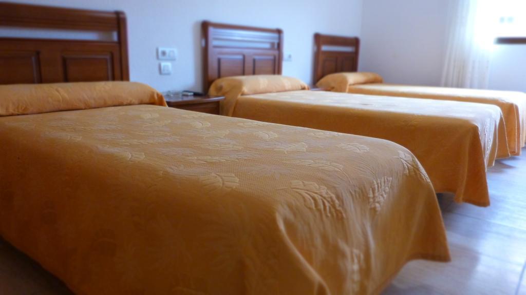 Hostal Restaurante La Masia Vila-real Ngoại thất bức ảnh
