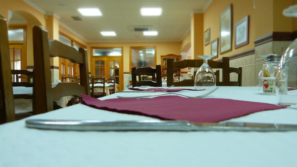 Hostal Restaurante La Masia Vila-real Ngoại thất bức ảnh