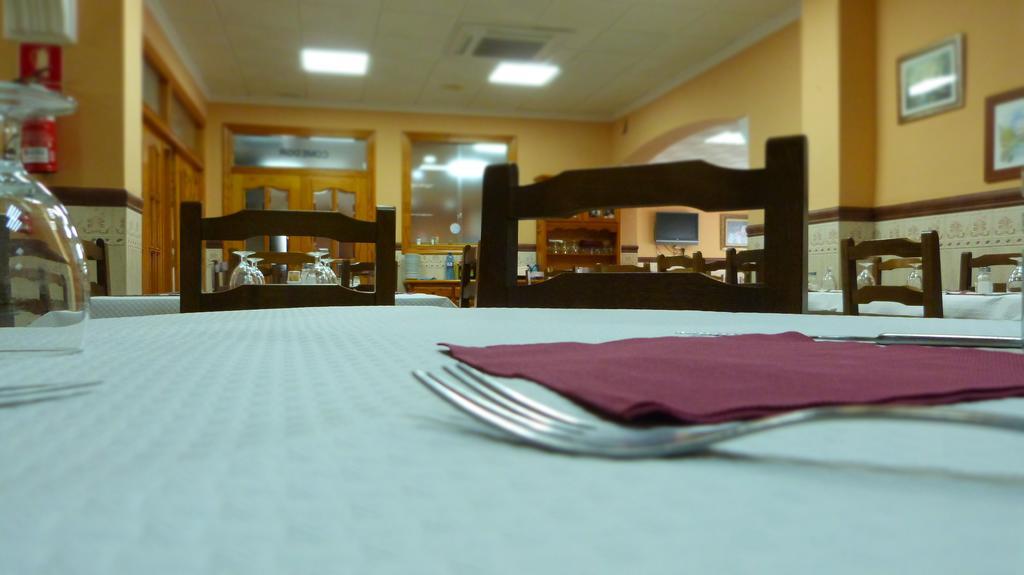 Hostal Restaurante La Masia Vila-real Ngoại thất bức ảnh