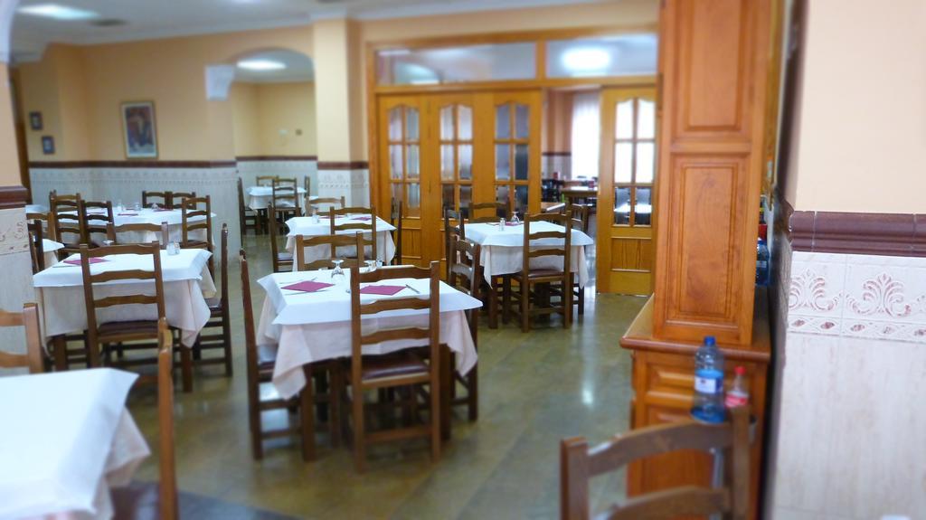 Hostal Restaurante La Masia Vila-real Ngoại thất bức ảnh