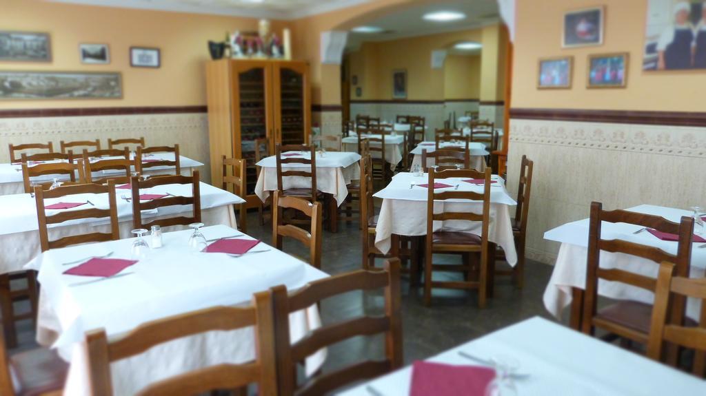 Hostal Restaurante La Masia Vila-real Ngoại thất bức ảnh