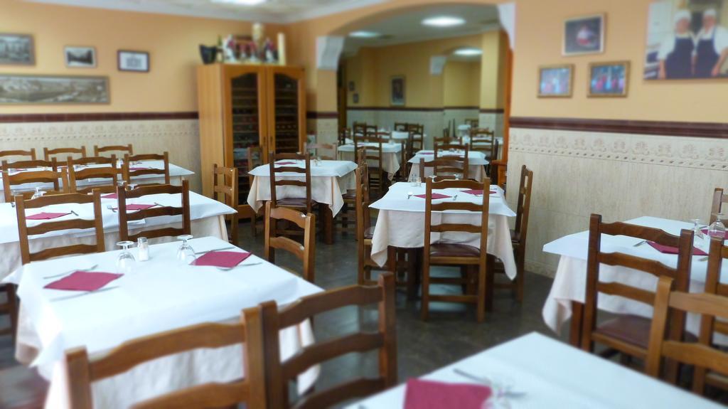 Hostal Restaurante La Masia Vila-real Ngoại thất bức ảnh