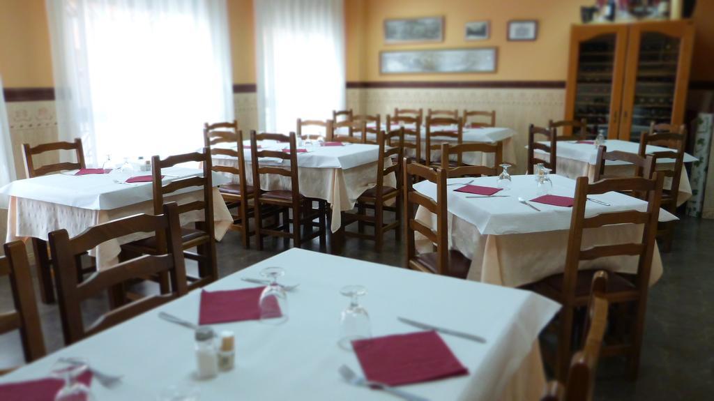 Hostal Restaurante La Masia Vila-real Ngoại thất bức ảnh