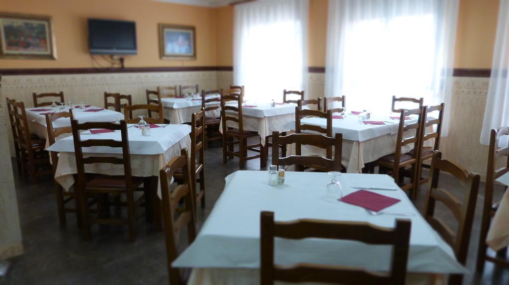 Hostal Restaurante La Masia Vila-real Ngoại thất bức ảnh