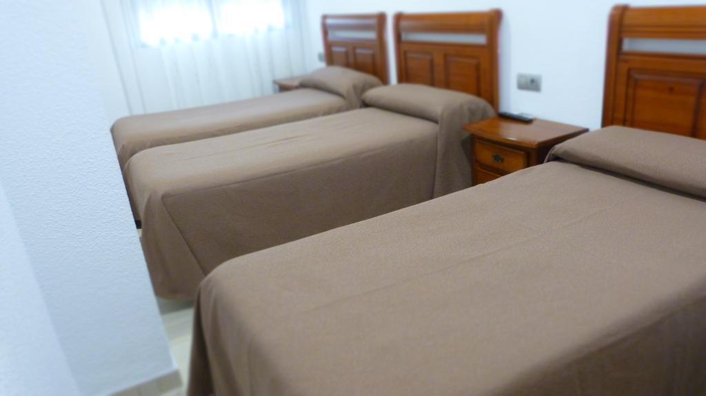 Hostal Restaurante La Masia Vila-real Ngoại thất bức ảnh