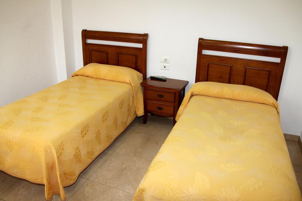 Hostal Restaurante La Masia Vila-real Ngoại thất bức ảnh
